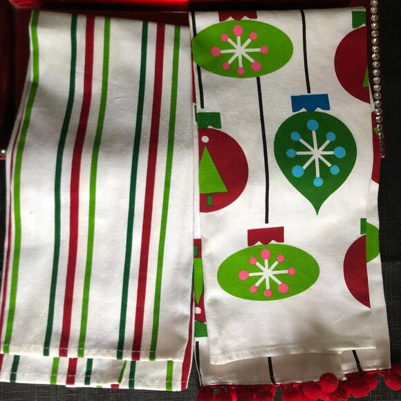 New DII Home Design Holiday Dish Towel Set - Picture 4 of 7
